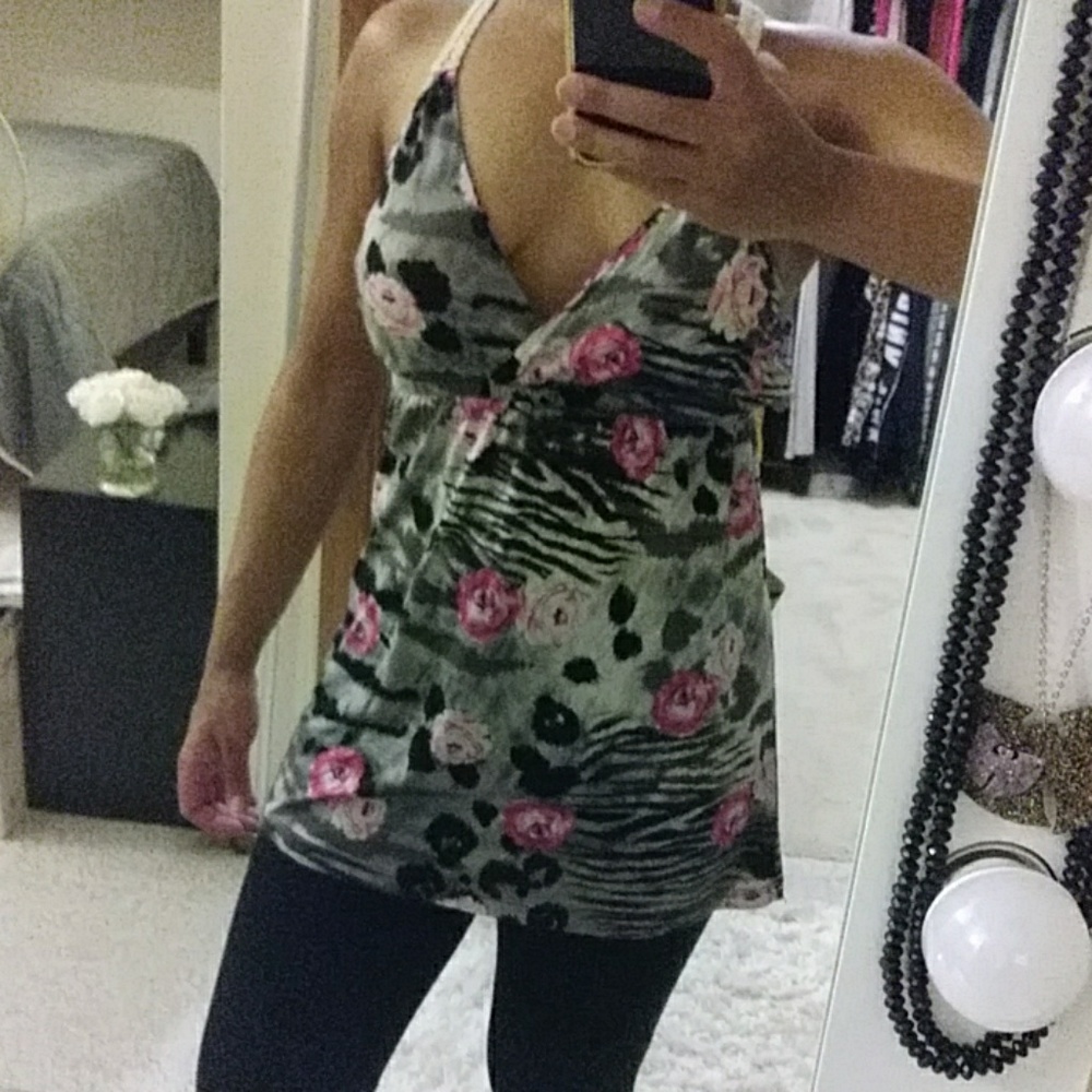 Crochet back floral top